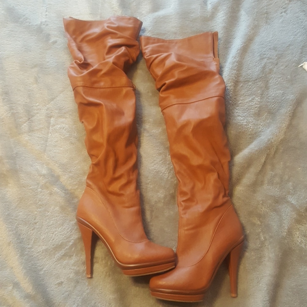 Over or under the knee boots. Very cute and sexy.